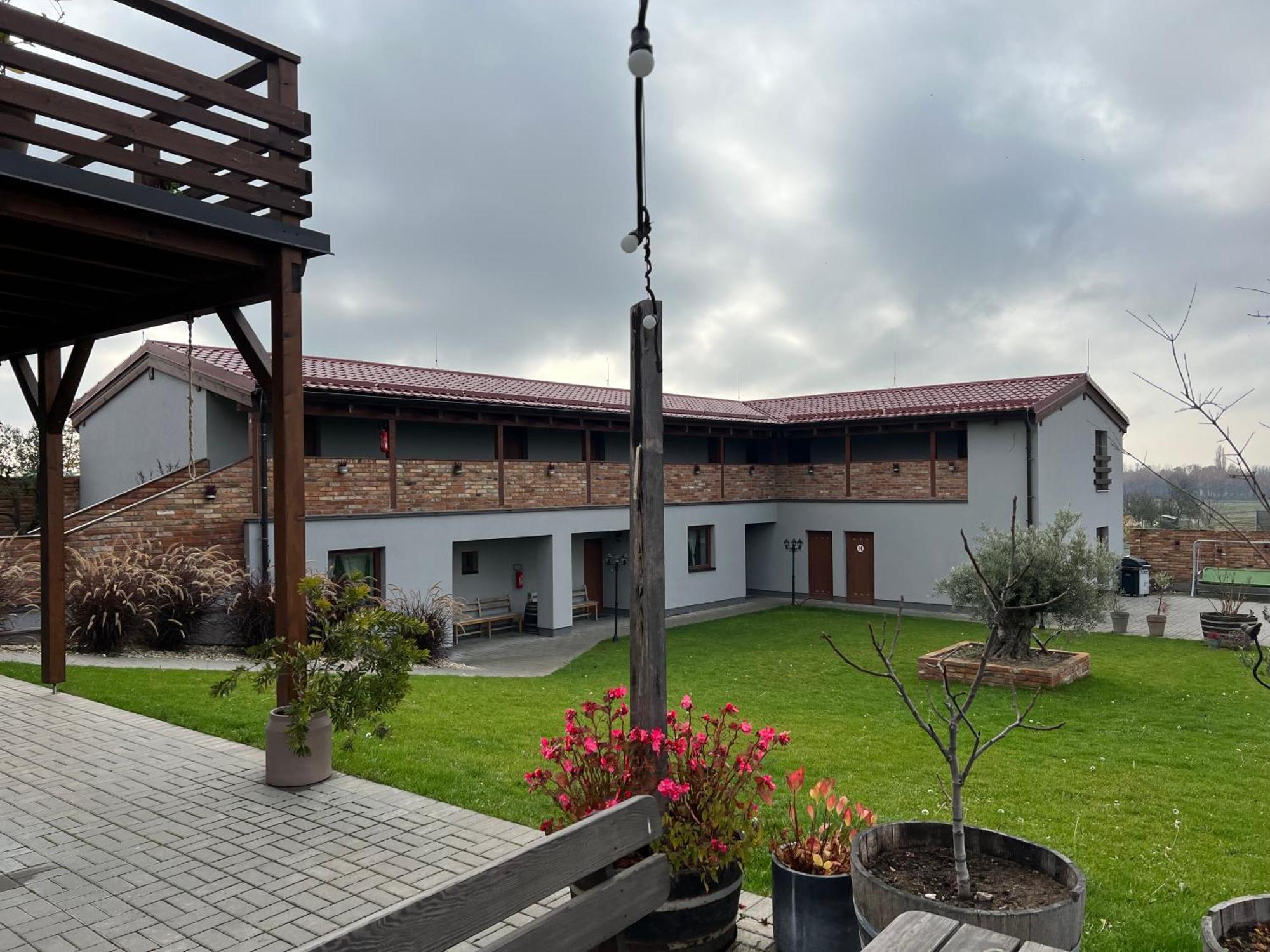 Penzion Vinarstvi Fabikovic Velké Bílovice Exterior foto