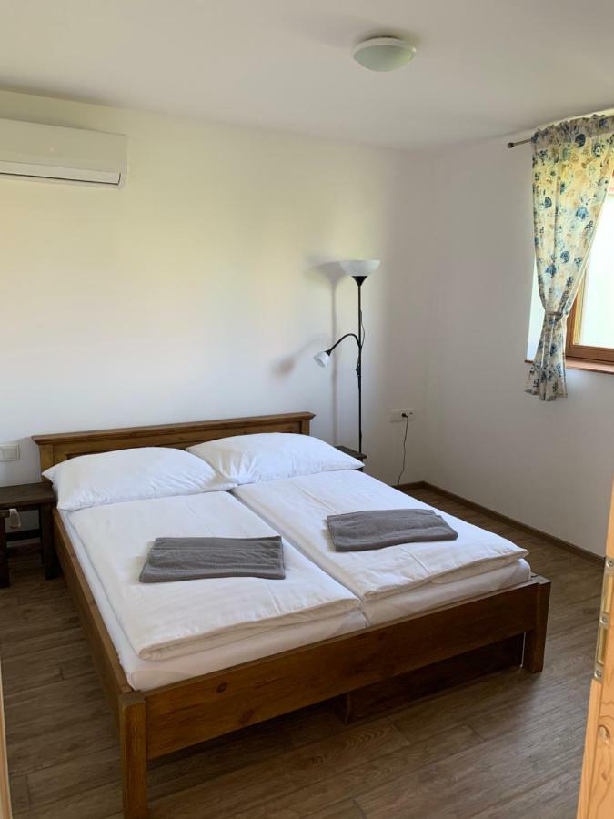 Penzion Vinarstvi Fabikovic Velké Bílovice Exterior foto