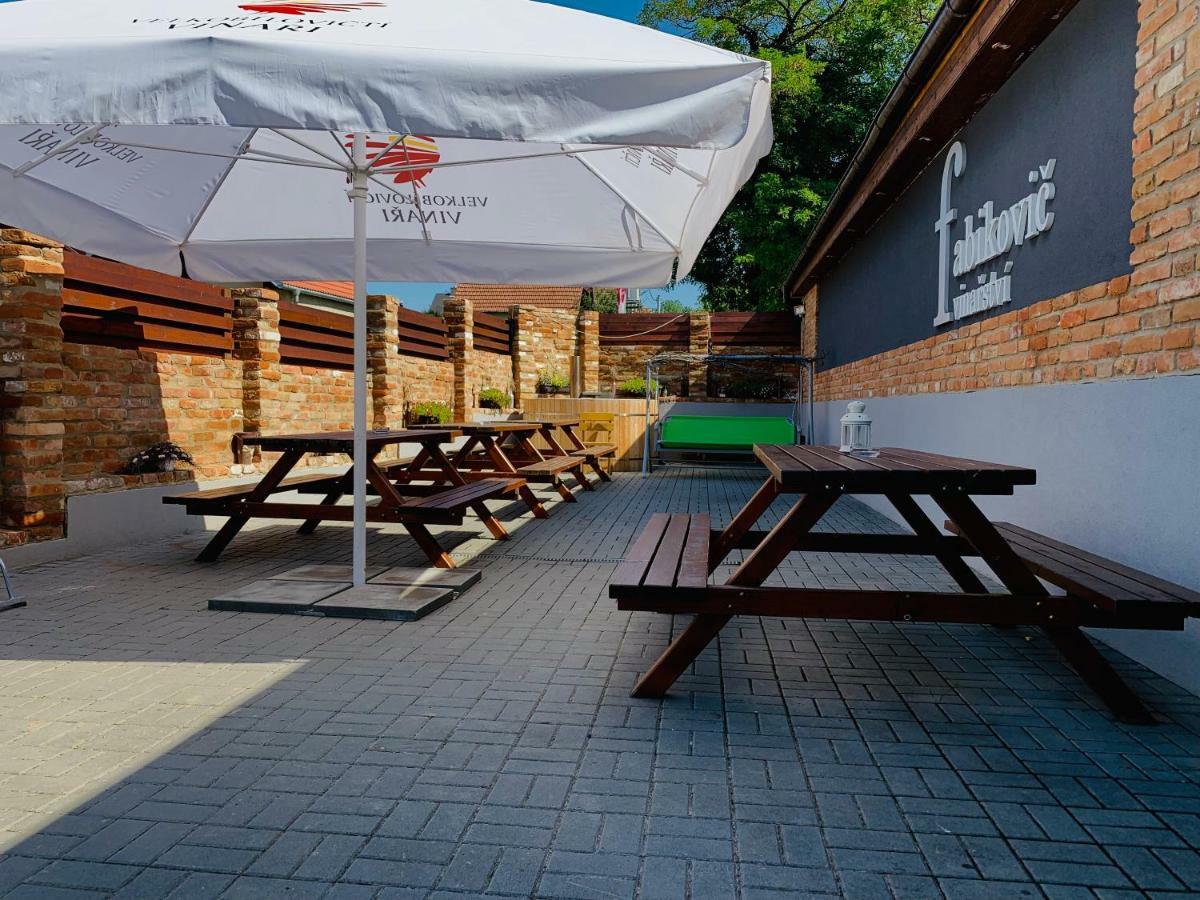 Penzion Vinarstvi Fabikovic Velké Bílovice Exterior foto