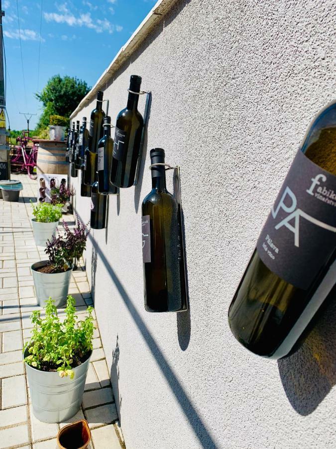 Penzion Vinarstvi Fabikovic Velké Bílovice Exterior foto